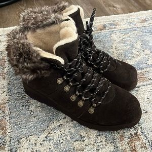 EUC‼️ Bearpaw Booties